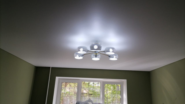 Бесщелевые натяжные потолки в Калининграде